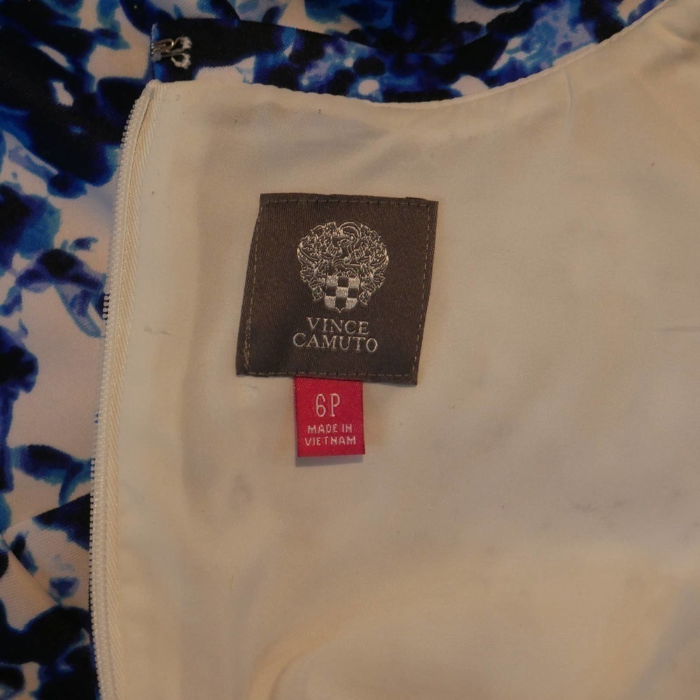 Vince Camuto Blue & White Floral Scuba Shift Dress Size 6 Petite - Picture 5 of 6